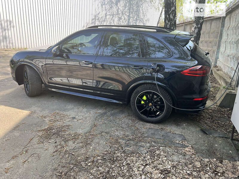 Позашляховик / Кросовер Porsche Cayenne 2016 в Києві