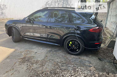 Позашляховик / Кросовер Porsche Cayenne 2016 в 