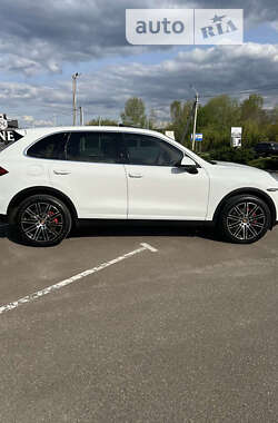 Внедорожник / Кроссовер Porsche Cayenne 2014 в Броварах