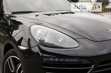 Внедорожник / Кроссовер Porsche Cayenne 2011 в Черновцах