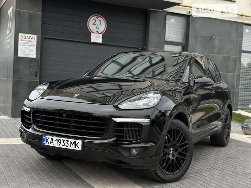 Позашляховик / Кросовер Porsche Cayenne 2017 в Львові