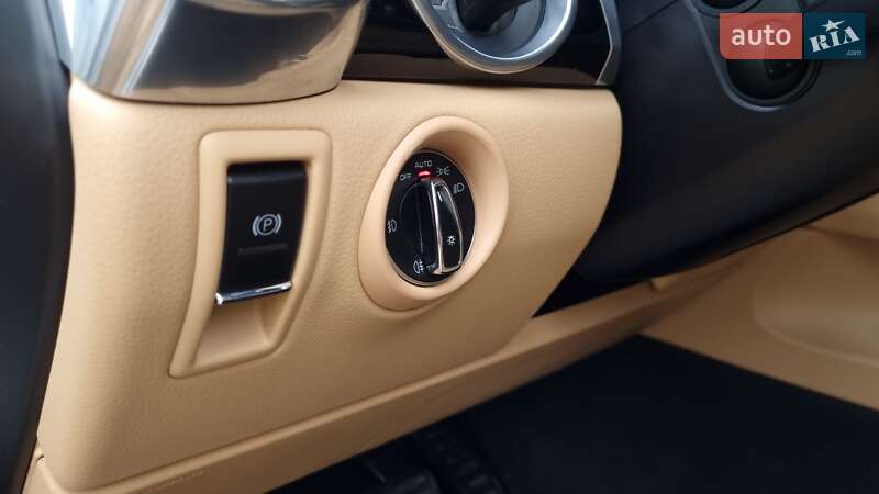 Внедорожник / Кроссовер Porsche Cayenne 2015 в Николаеве