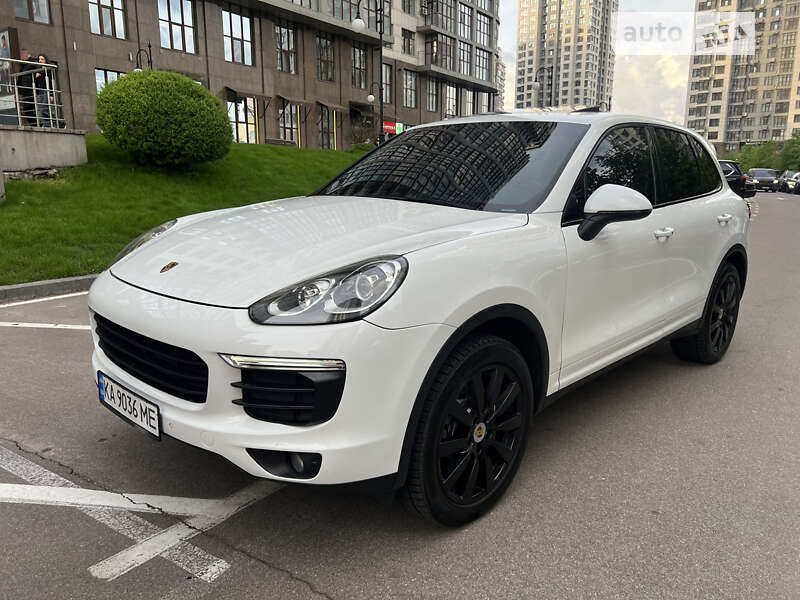 Внедорожник / Кроссовер Porsche Cayenne 2015 в Киеве