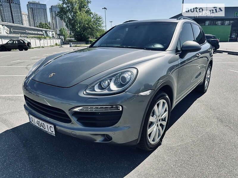 Внедорожник / Кроссовер Porsche Cayenne 2010 в Киеве