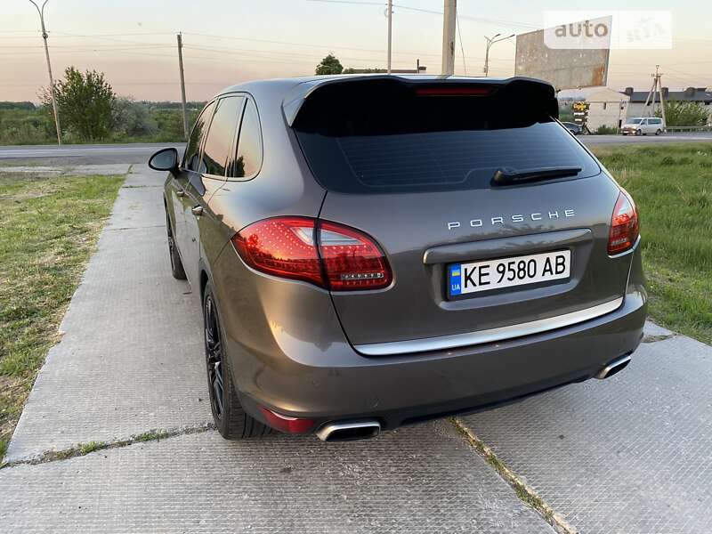 Позашляховик / Кросовер Porsche Cayenne 2012 в Павлограді