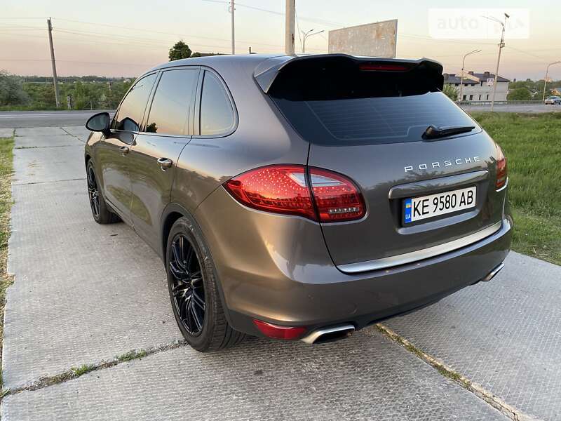 Позашляховик / Кросовер Porsche Cayenne 2012 в Павлограді