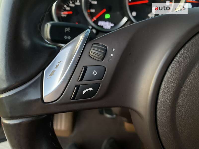 Позашляховик / Кросовер Porsche Cayenne 2012 в Павлограді