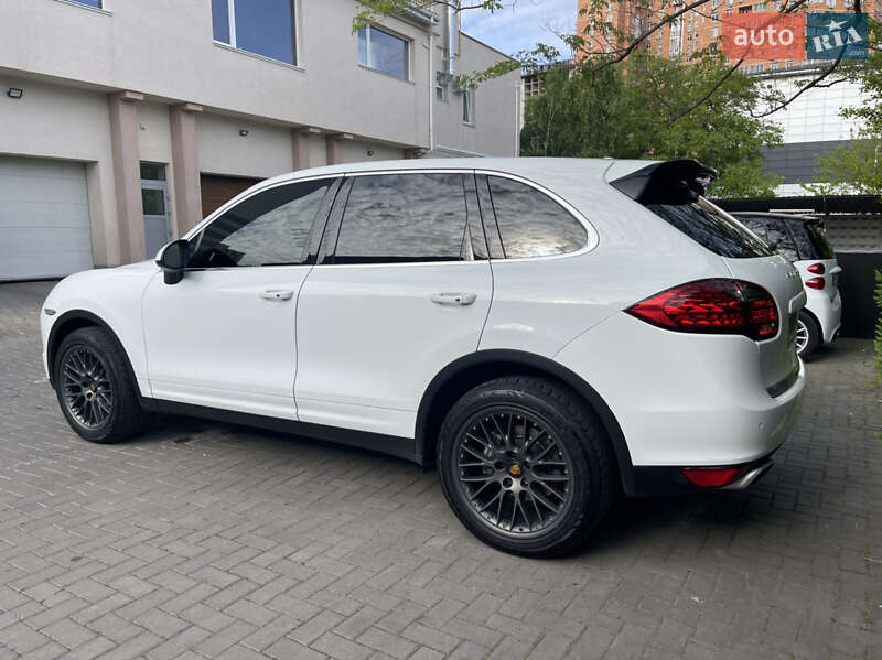 Внедорожник / Кроссовер Porsche Cayenne 2013 в Одессе