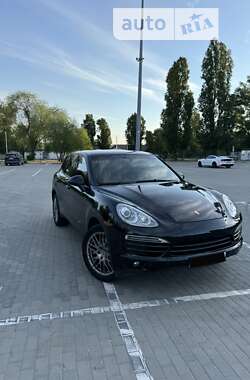 Внедорожник / Кроссовер Porsche Cayenne 2014 в Запорожье
