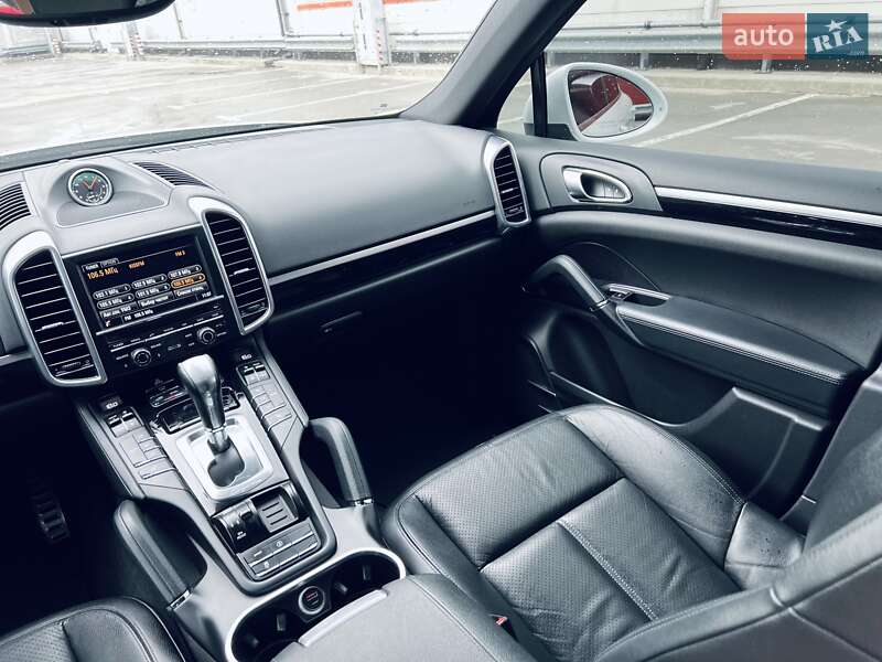 Позашляховик / Кросовер Porsche Cayenne 2014 в Києві