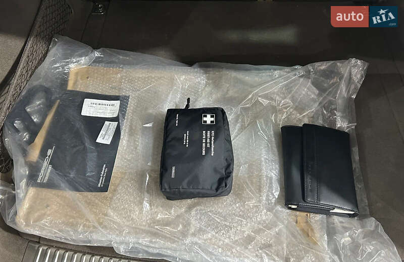 Позашляховик / Кросовер Porsche Cayenne 2012 в Львові