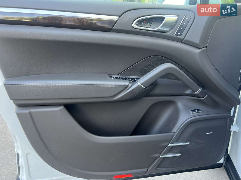 Позашляховик / Кросовер Porsche Cayenne 2016 в Вінниці