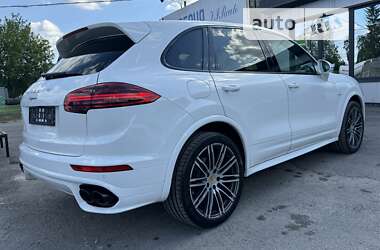 Внедорожник / Кроссовер Porsche Cayenne 2015 в Тернополе