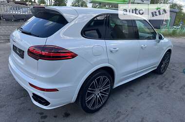 Внедорожник / Кроссовер Porsche Cayenne 2015 в Тернополе