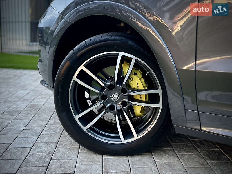 Позашляховик / Кросовер Porsche Cayenne 2018 в Одесі