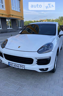 Внедорожник / Кроссовер Porsche Cayenne 2016 в Черновцах