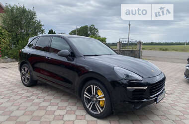 Позашляховик / Кросовер Porsche Cayenne 2016 в Южноукраїнську