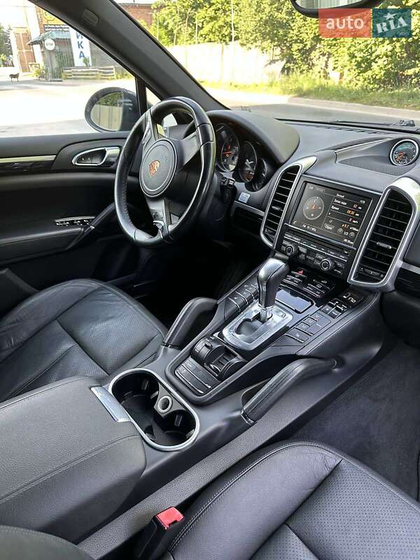 Внедорожник / Кроссовер Porsche Cayenne 2013 в Львове