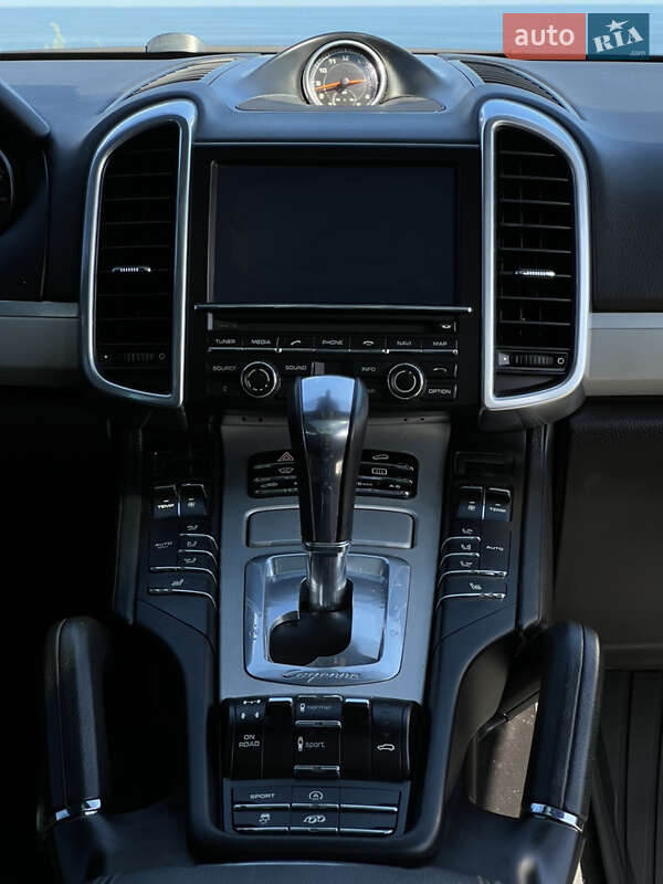 Позашляховик / Кросовер Porsche Cayenne 2014 в Одесі