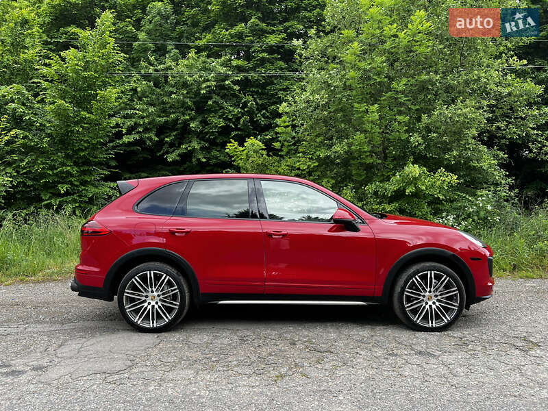 Внедорожник / Кроссовер Porsche Cayenne 2014 в Киеве