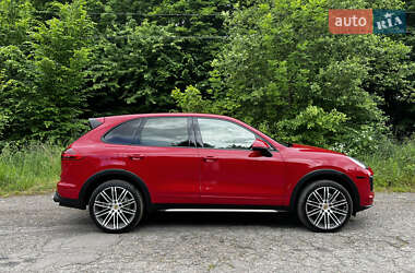 Внедорожник / Кроссовер Porsche Cayenne 2014 в 
