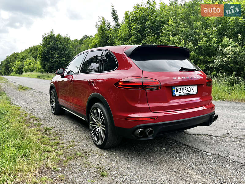Внедорожник / Кроссовер Porsche Cayenne 2014 в Киеве