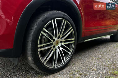 Внедорожник / Кроссовер Porsche Cayenne 2014 в 