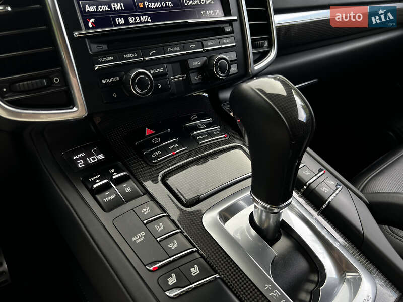 Внедорожник / Кроссовер Porsche Cayenne 2014 в Киеве