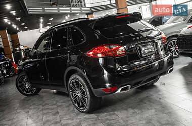 Внедорожник / Кроссовер Porsche Cayenne 2013 в 