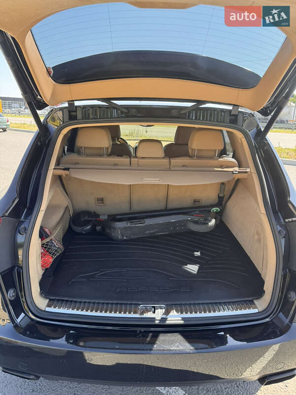 Позашляховик / Кросовер Porsche Cayenne 2012 в Дніпрі