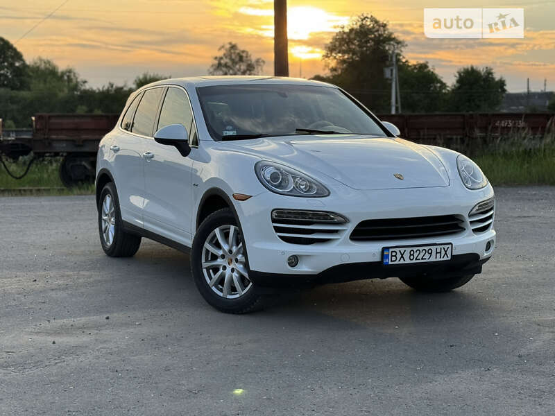 Позашляховик / Кросовер Porsche Cayenne 2013 в Луцьку