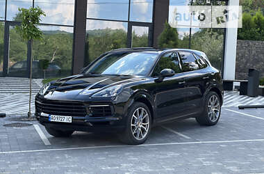 Внедорожник / Кроссовер Porsche Cayenne 2018 в 