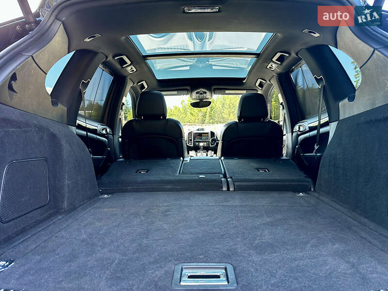Внедорожник / Кроссовер Porsche Cayenne 2015 в Киеве