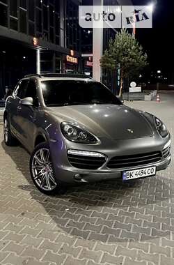 Внедорожник / Кроссовер Porsche Cayenne 2013 в 