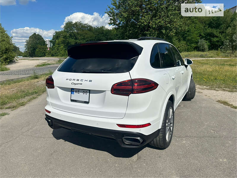 Внедорожник / Кроссовер Porsche Cayenne 2016 в Днепре