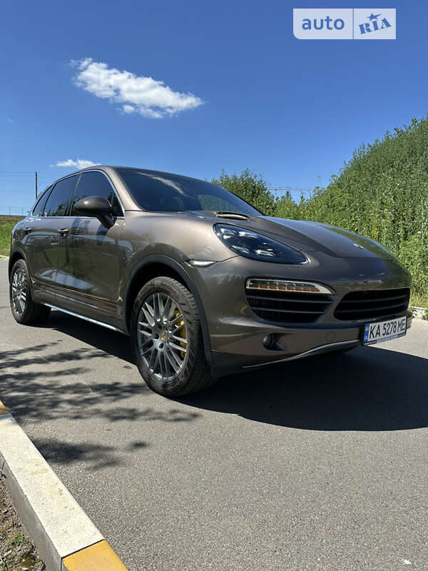 Позашляховик / Кросовер Porsche Cayenne 2010 в Києві