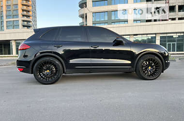 Внедорожник / Кроссовер Porsche Cayenne 2013 в 