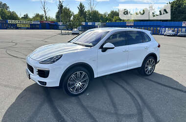 Позашляховик / Кросовер Porsche Cayenne 2015 в Києві