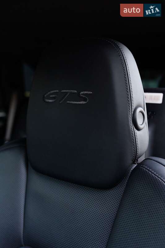 Внедорожник / Кроссовер Porsche Cayenne 2015 в Черновцах