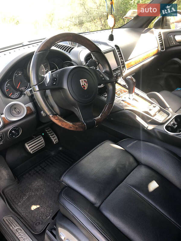 Позашляховик / Кросовер Porsche Cayenne 2011 в Львові