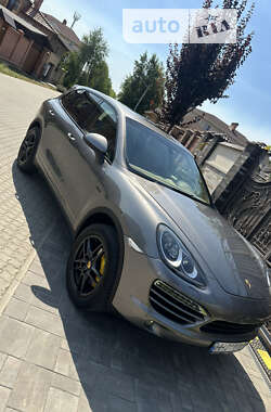 Внедорожник / Кроссовер Porsche Cayenne 2013 в 