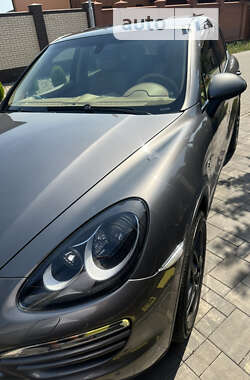 Внедорожник / Кроссовер Porsche Cayenne 2013 в 