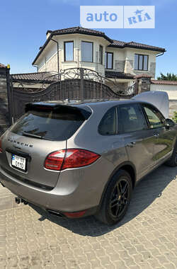 Внедорожник / Кроссовер Porsche Cayenne 2013 в 
