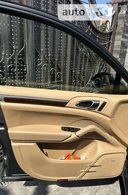 Внедорожник / Кроссовер Porsche Cayenne 2013 в 