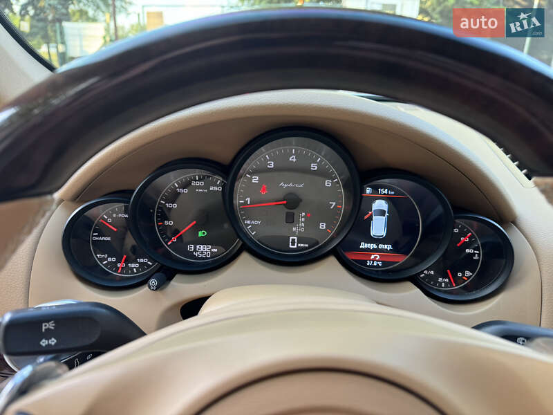 Внедорожник / Кроссовер Porsche Cayenne 2012 в Днепре