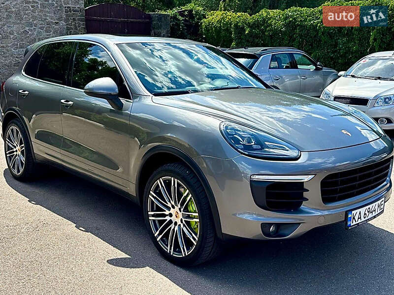 Позашляховик / Кросовер Porsche Cayenne 2015 в Києві