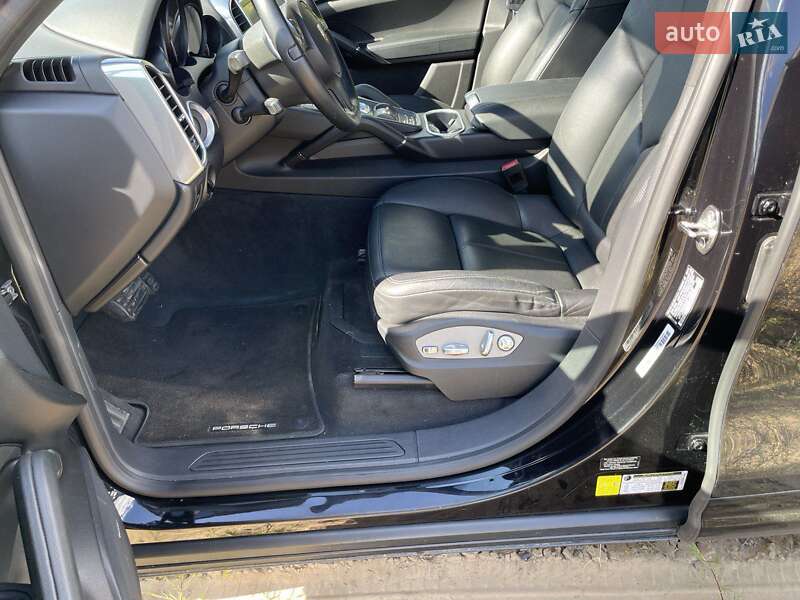 Внедорожник / Кроссовер Porsche Cayenne 2013 в Днепре