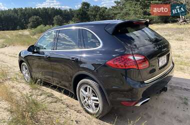 Позашляховик / Кросовер Porsche Cayenne 2013 в 