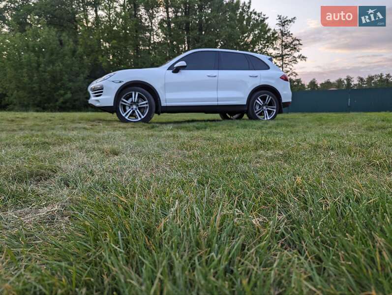 Внедорожник / Кроссовер Porsche Cayenne 2013 в Черкассах