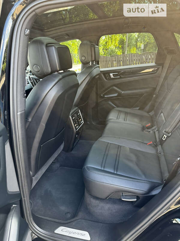 Позашляховик / Кросовер Porsche Cayenne 2019 в Первомайську